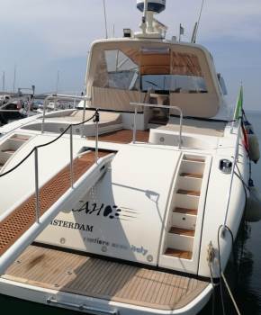 Gallipoli, noleggio yacht per eventi in Puglia